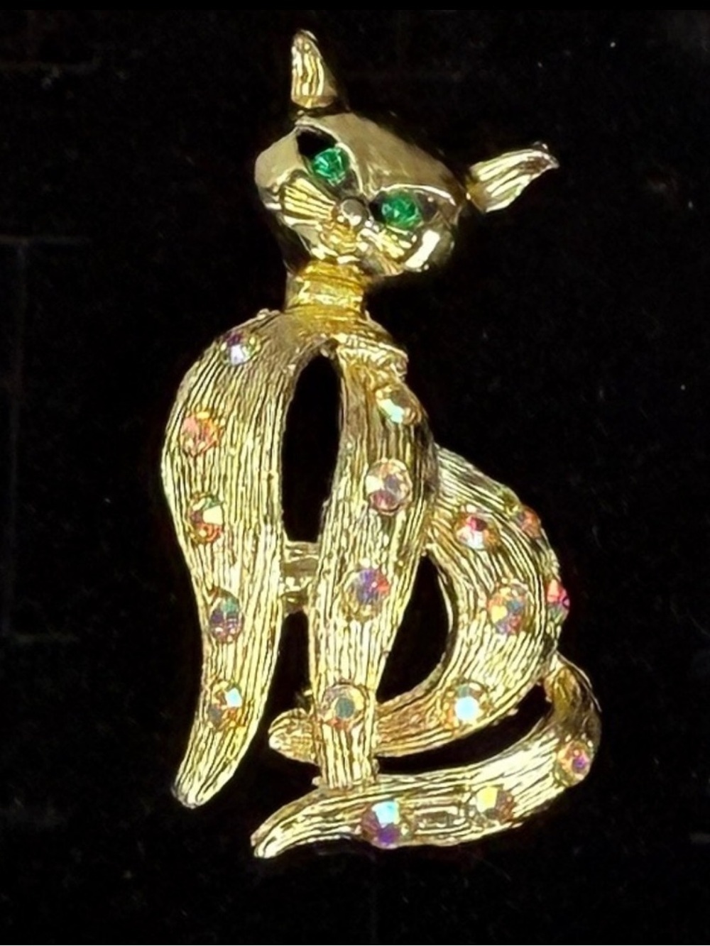 Vintage Gold Tone Cat Brooch Green Accent Embellished Animal Pin